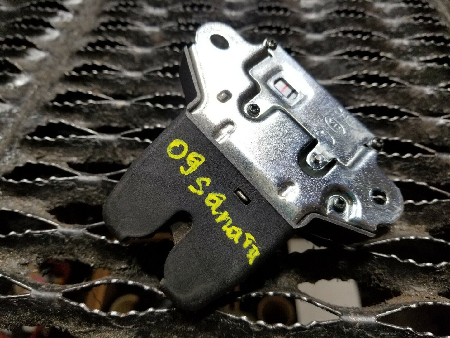 06 07 08 09 10 Hyundai Sonata Trunk Lid Lock Latch Actuator OEM