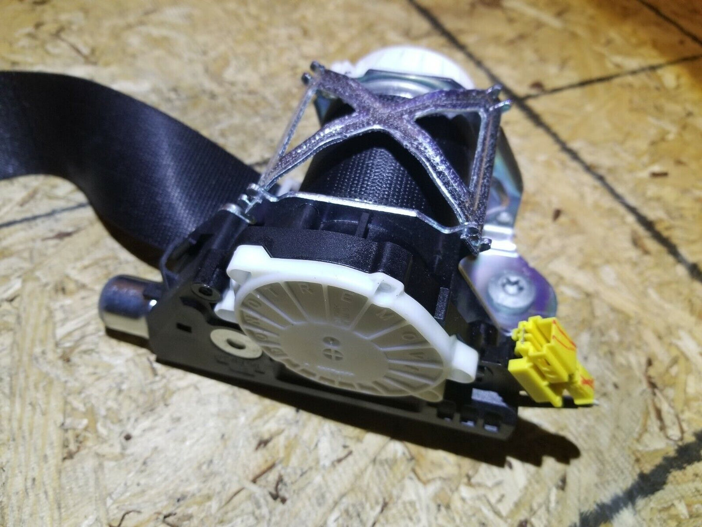 07 08 09 10 Mercedes-benz R350 Rear Left Driver Side Belt Retractor OEM