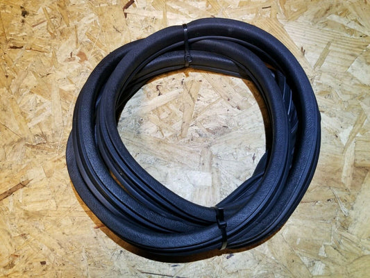 06 07 08 09 Saab 9-5 Aero Rear Right Passenger Door Weatherstrip Seal OEM