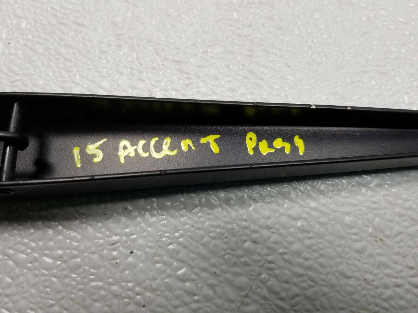 15 16 17 Hyundai Accent Windshield Wiper Arm Right Passenger Side OEM