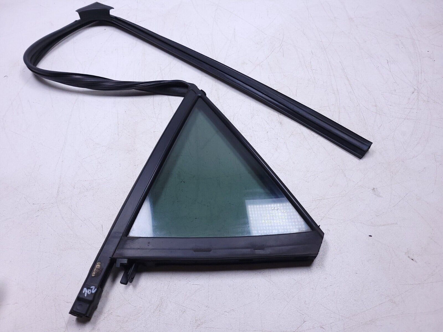 20 21 22 Hyundai Venue Rear Door Vent Window Glass Left Driver Side OEM