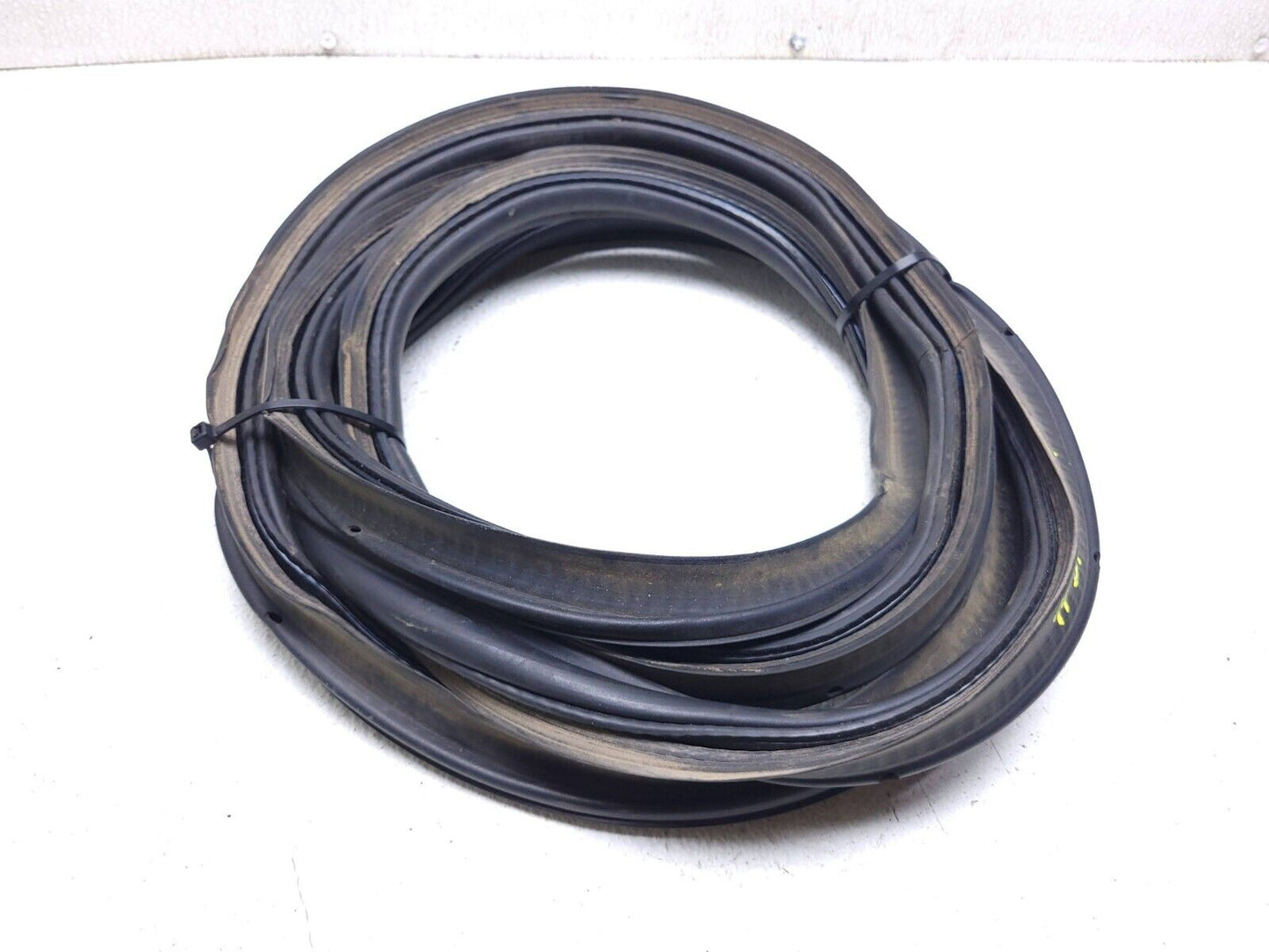 12-19 Volkswagen Passat B7 Sedan Trunk Lid Weatherstrip Seal OEM