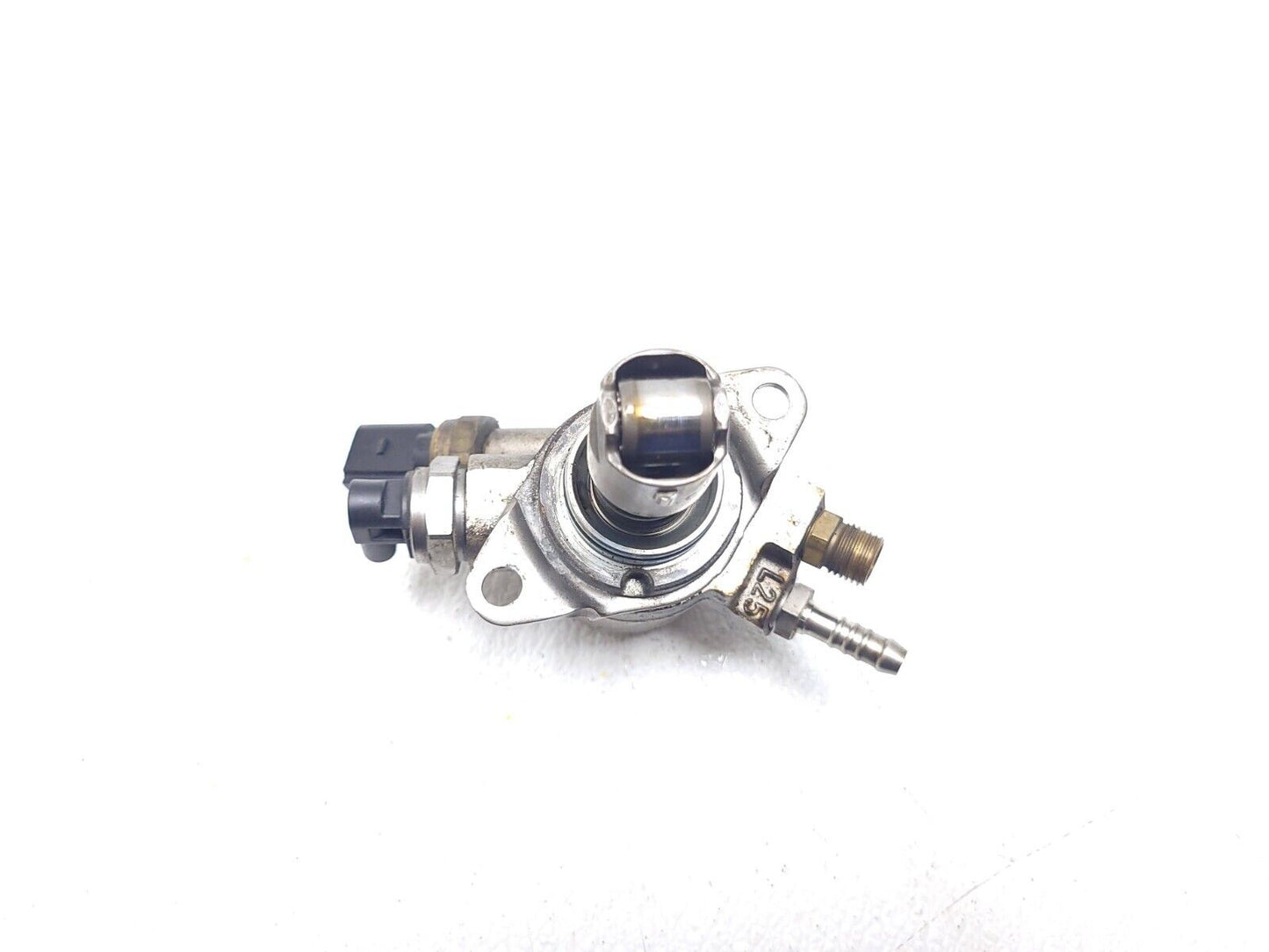 13 14 15 16 Audi A4 S4 High Pressure Fuel Pump OEM