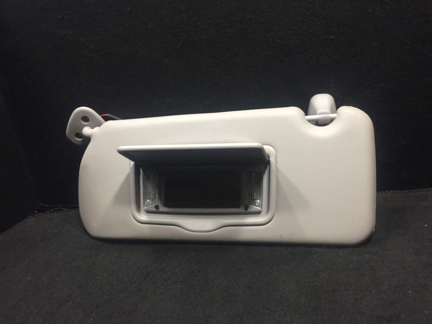 03 04 05 06 07 Cadillac CTS Sun Visor Left Driver Side OEM