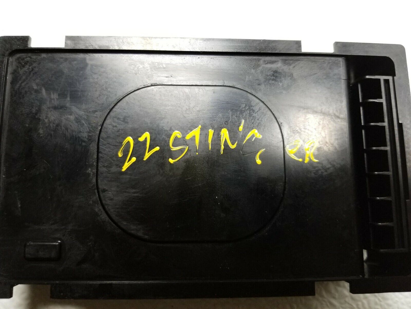 20 21 22 Kia Stinger Wireless Charging 95560-j5200 OEM 312 Miles