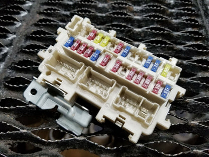 09 10 11 12 13 14 Nissan Maxima Fuse Relay Box OEM