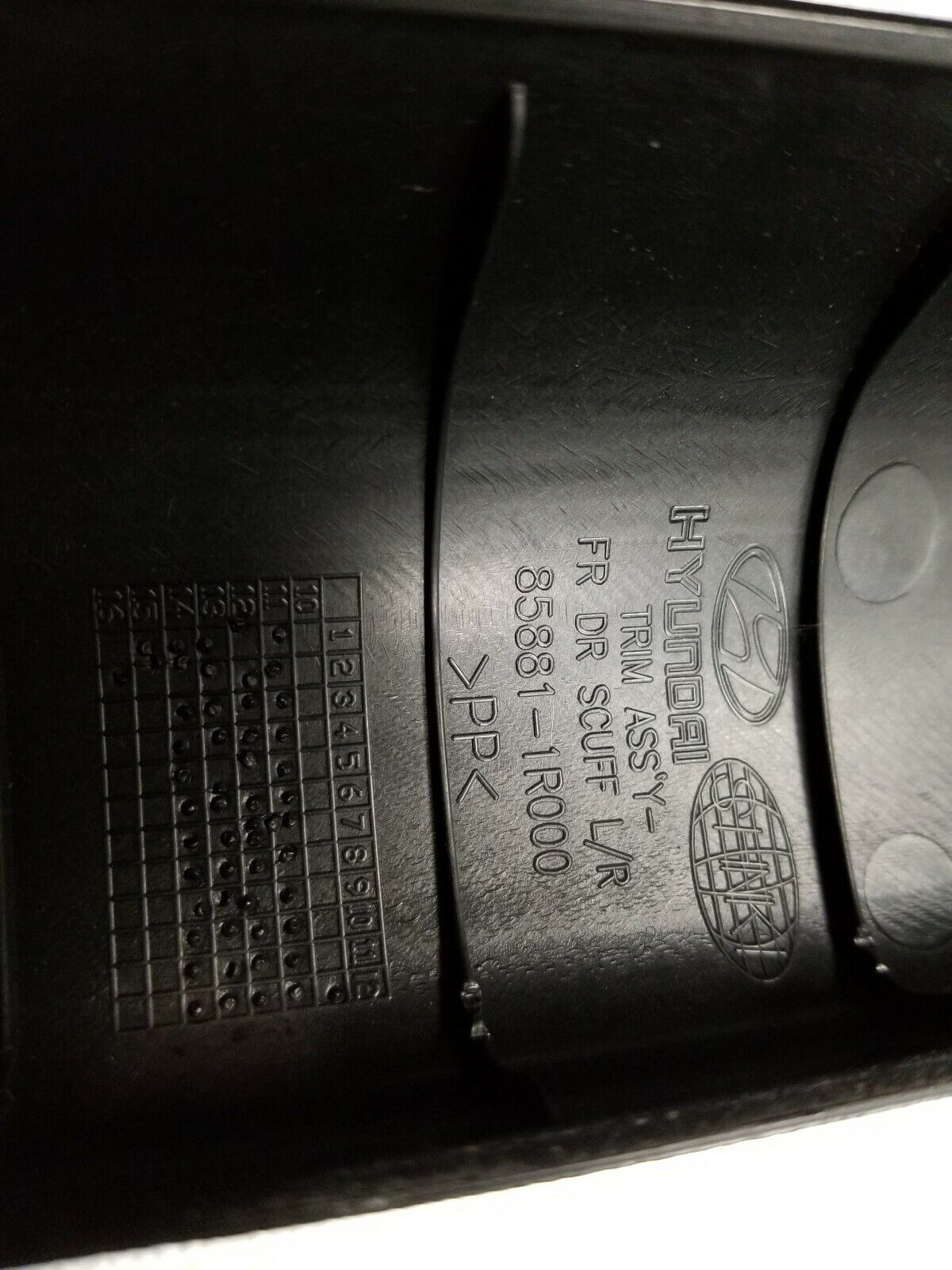 15 16 17 Hyundai Accent Front Right Pass Sill Plate Trim Cover OEM