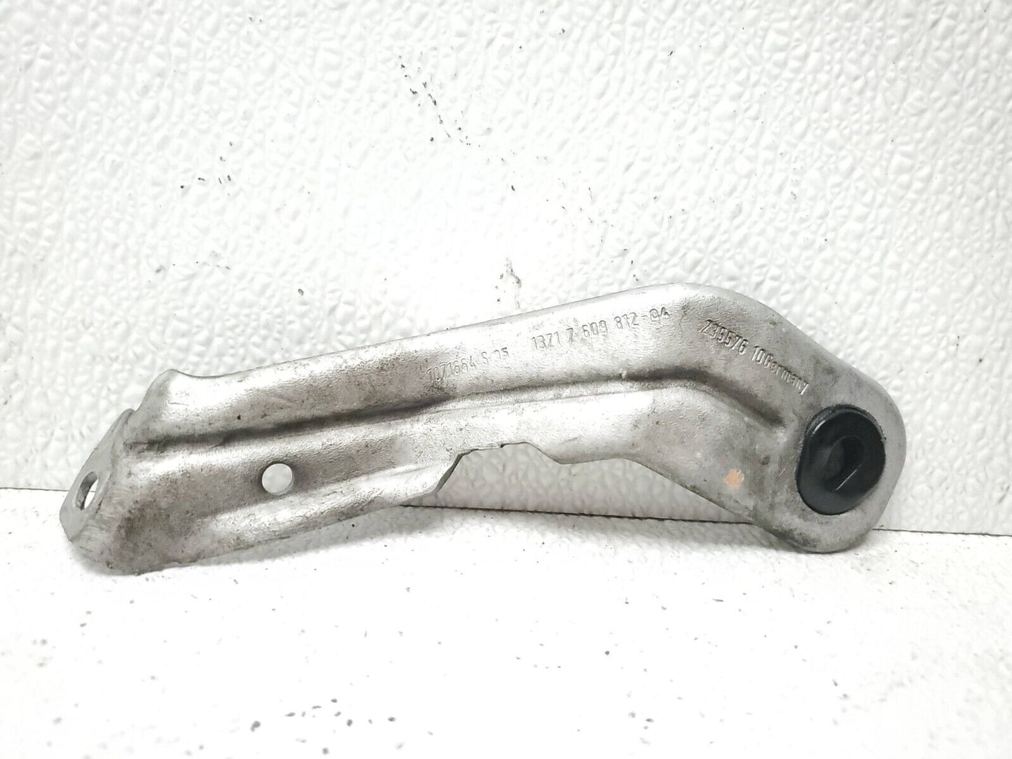 07 08 09 10 11 12 13 BMW X6 Intercooler Duct Tube Hose Support Bracket OEM