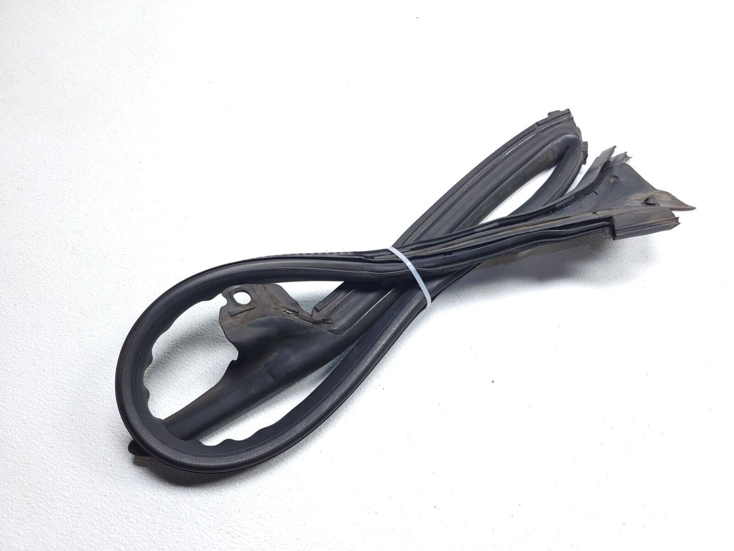 12 13 14 15 16 17 Audi A7 Door Weatherstrip Seal Front Right Passenger Side OEM