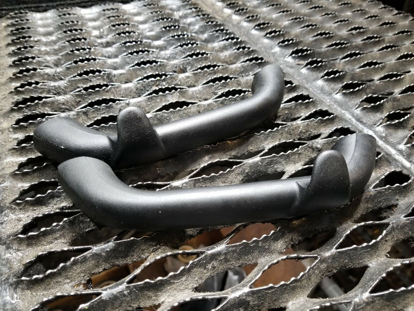 11 12 13 14 Dodge Avenger Roof Grab Handle 2pcs OEM