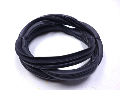 20 21 22 Hyundai Venue Door Weatherstrip Seal Front Right Passenger Side OEM