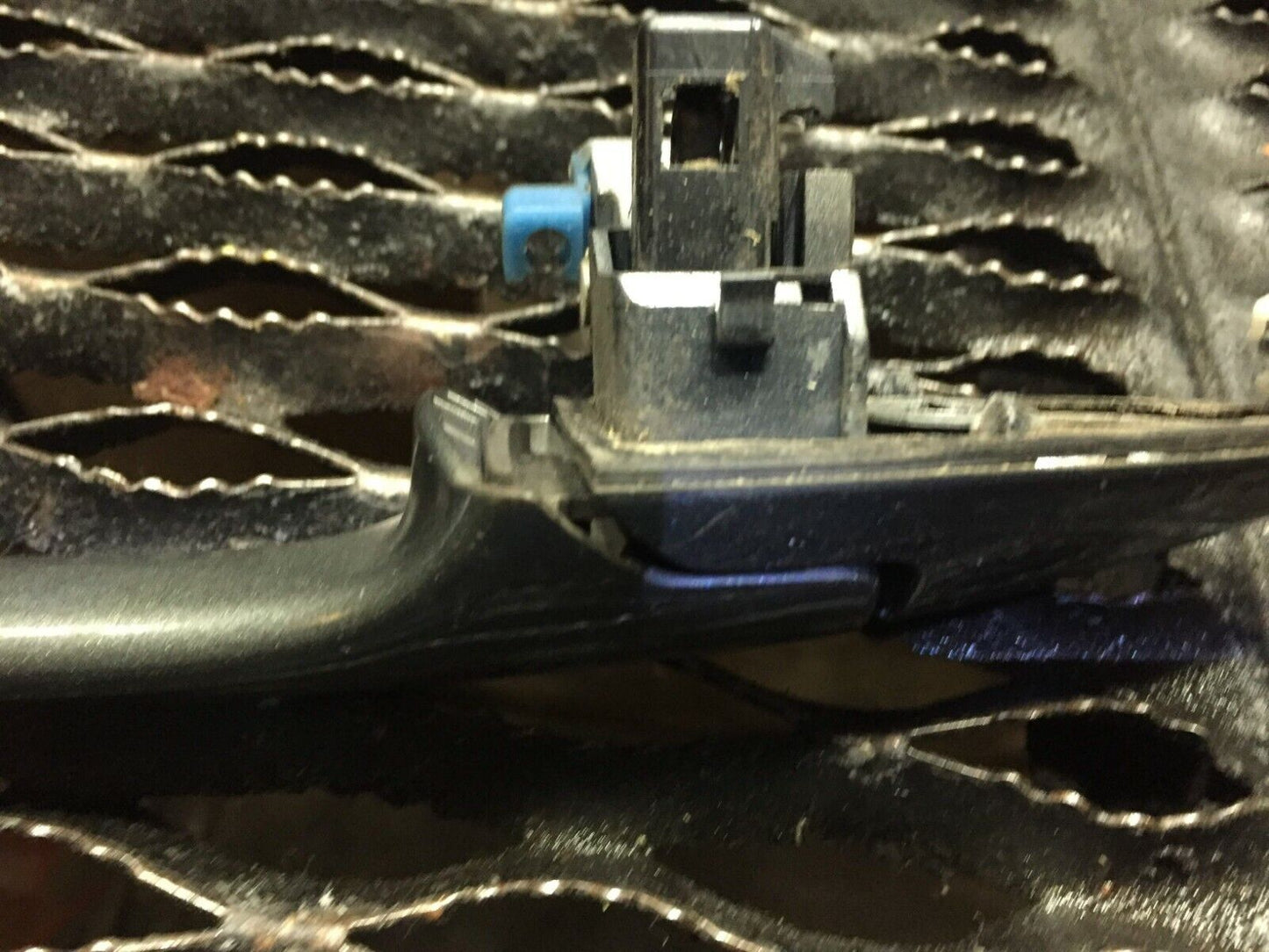 08 09 10 Honda Odyssey Front Right Pass Exterior Door Handle  OEM D43