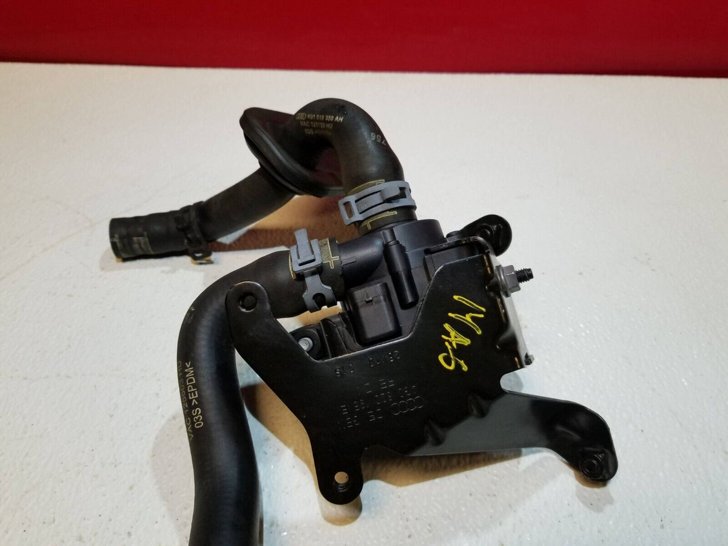 12 13 14 15 Audi A6 3.0t Engine Coolant Auxiliary Water Pump W/ Bracket OEM