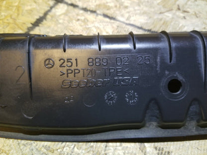 07 08 09 10 Mercedes-benz R350 Front Right Passenger Side Fender Trim Cover OEM