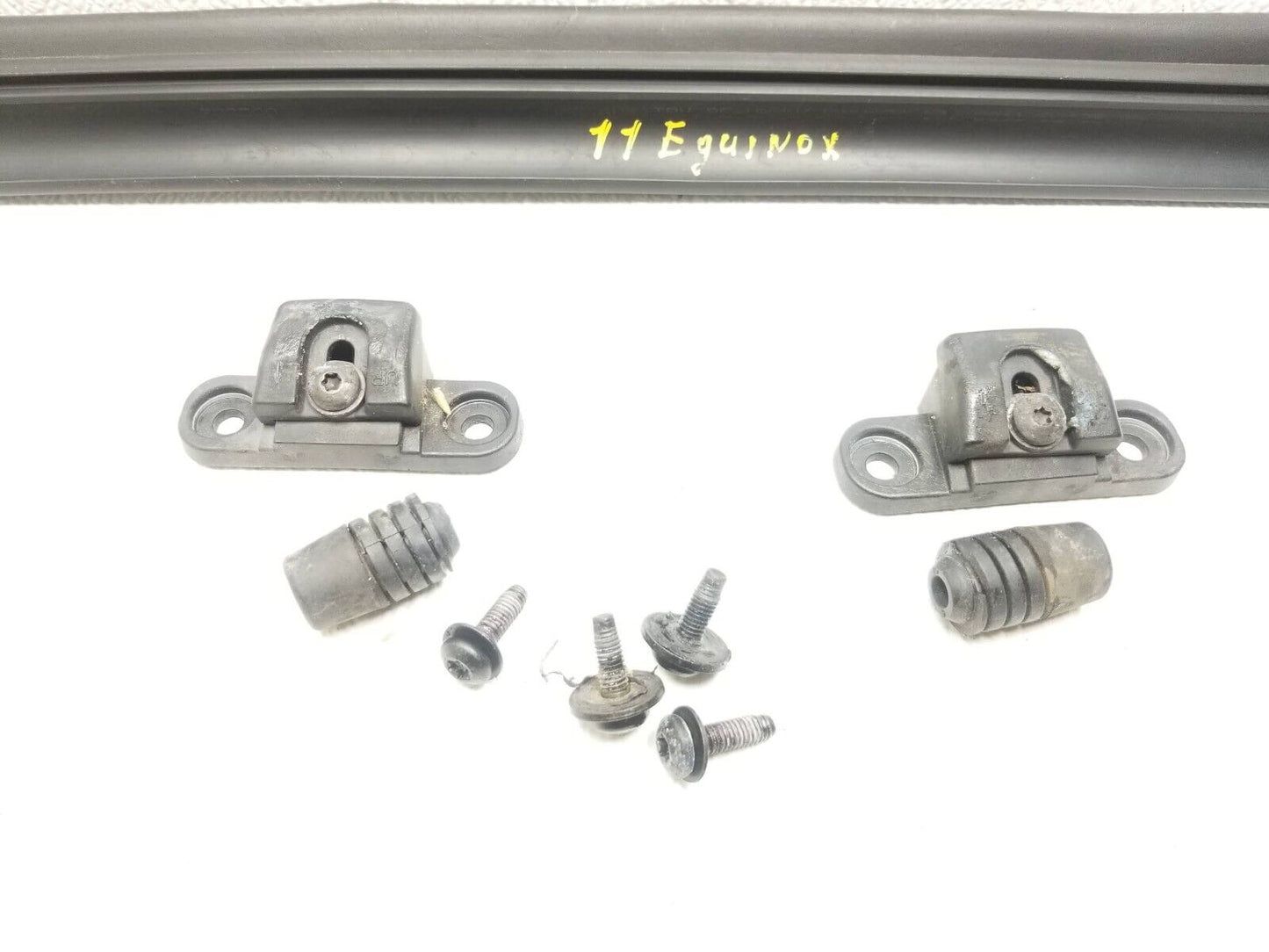 10 11 12 13 14 15 Chevy Equinox Liftgate Trunk Lid Seal & Stopper Damper OEM