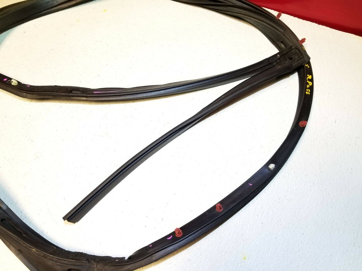12 13 14 15 16 17 Chrysler 300 Rear Right Passenger Door Weatherstrip Seal OEM