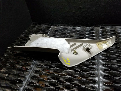 05 06 07 Dodge Magnum Rear Left Driver Side C Pillar Upper Trim Cover OEM