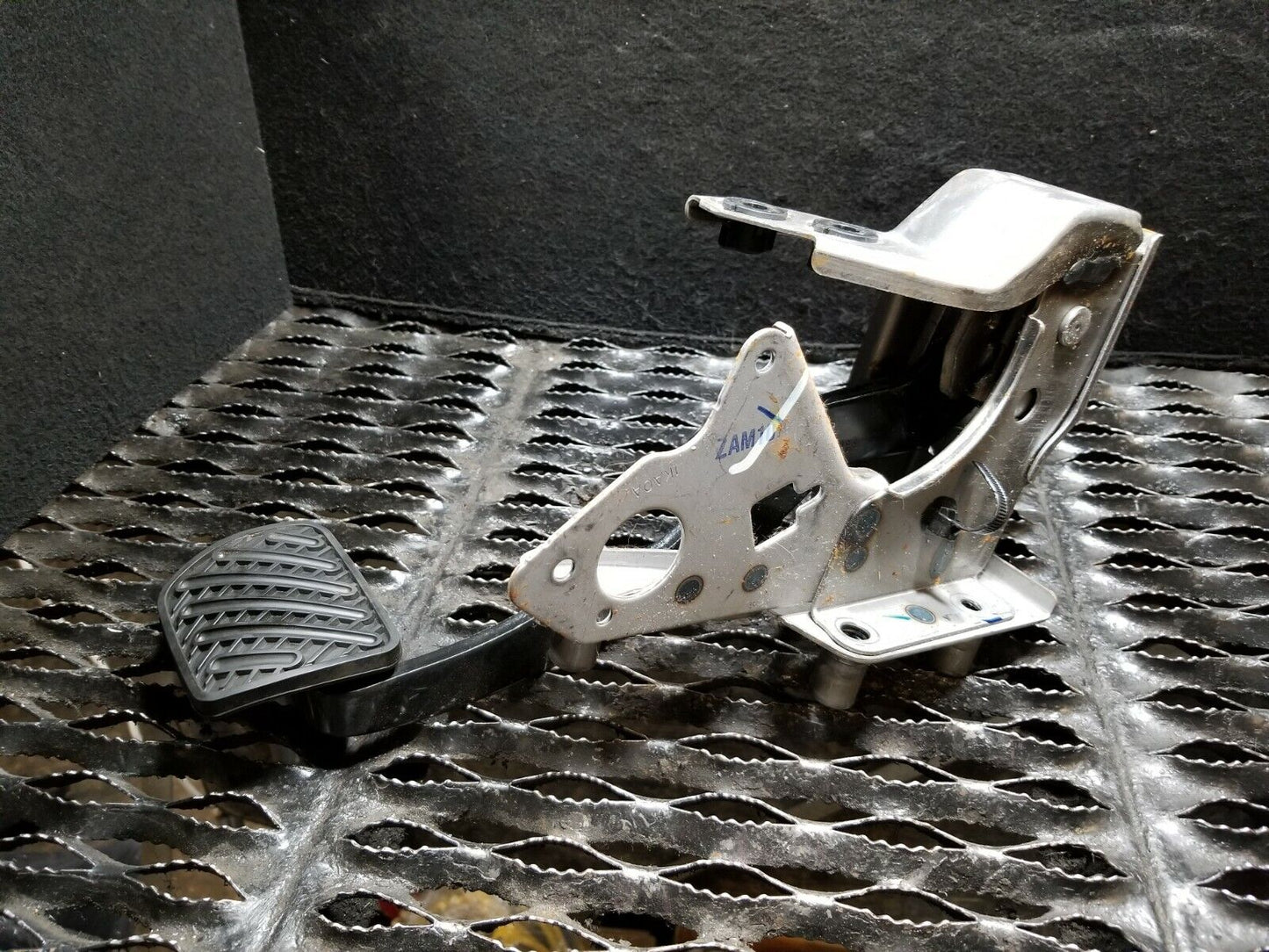 11 12 13 14 Nissan Juke Brake Pedal OEM