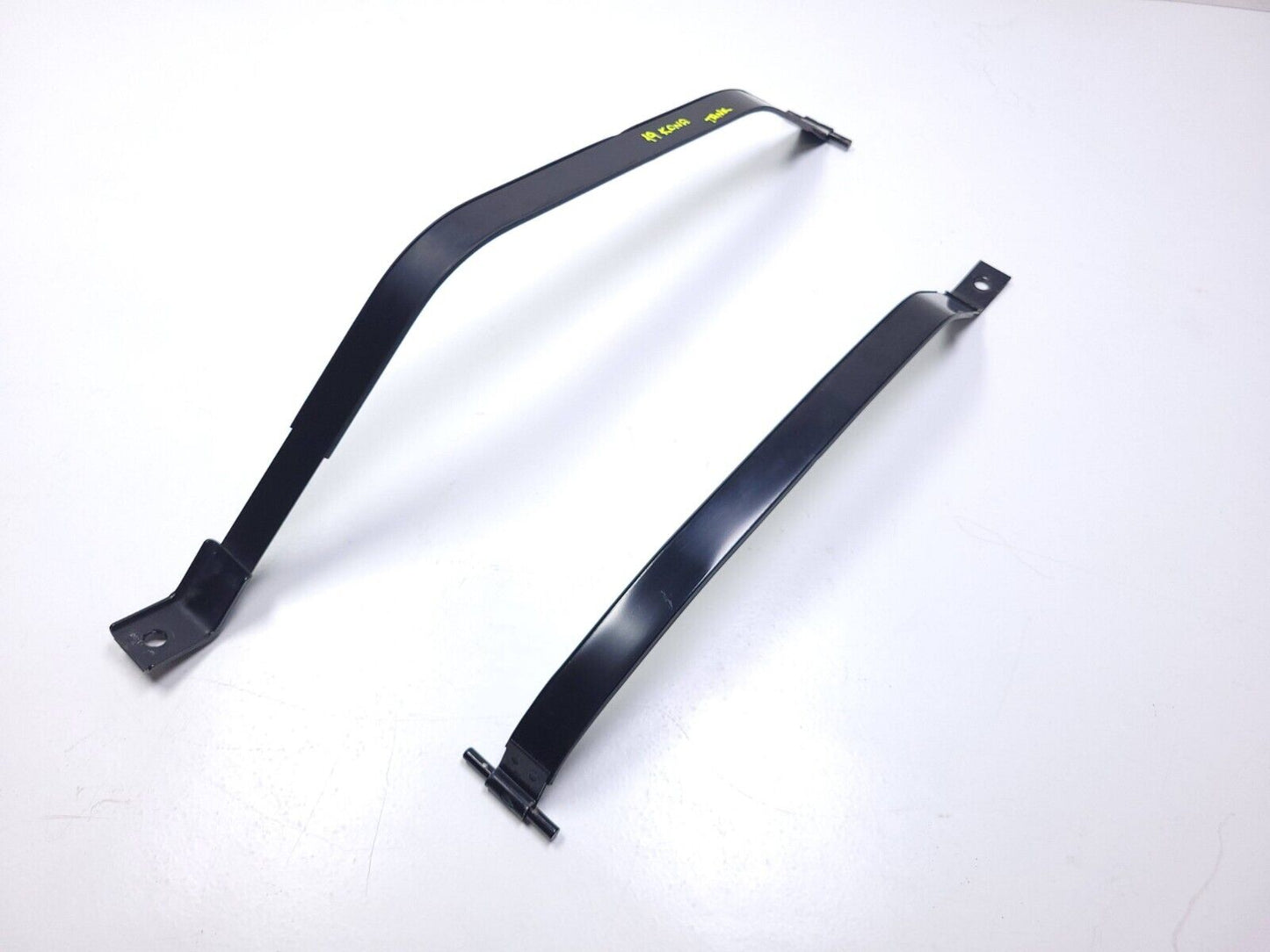 18-21 Hyundai Kona Fuel Tank Strap Metal Bracket Support 2pcs OEM