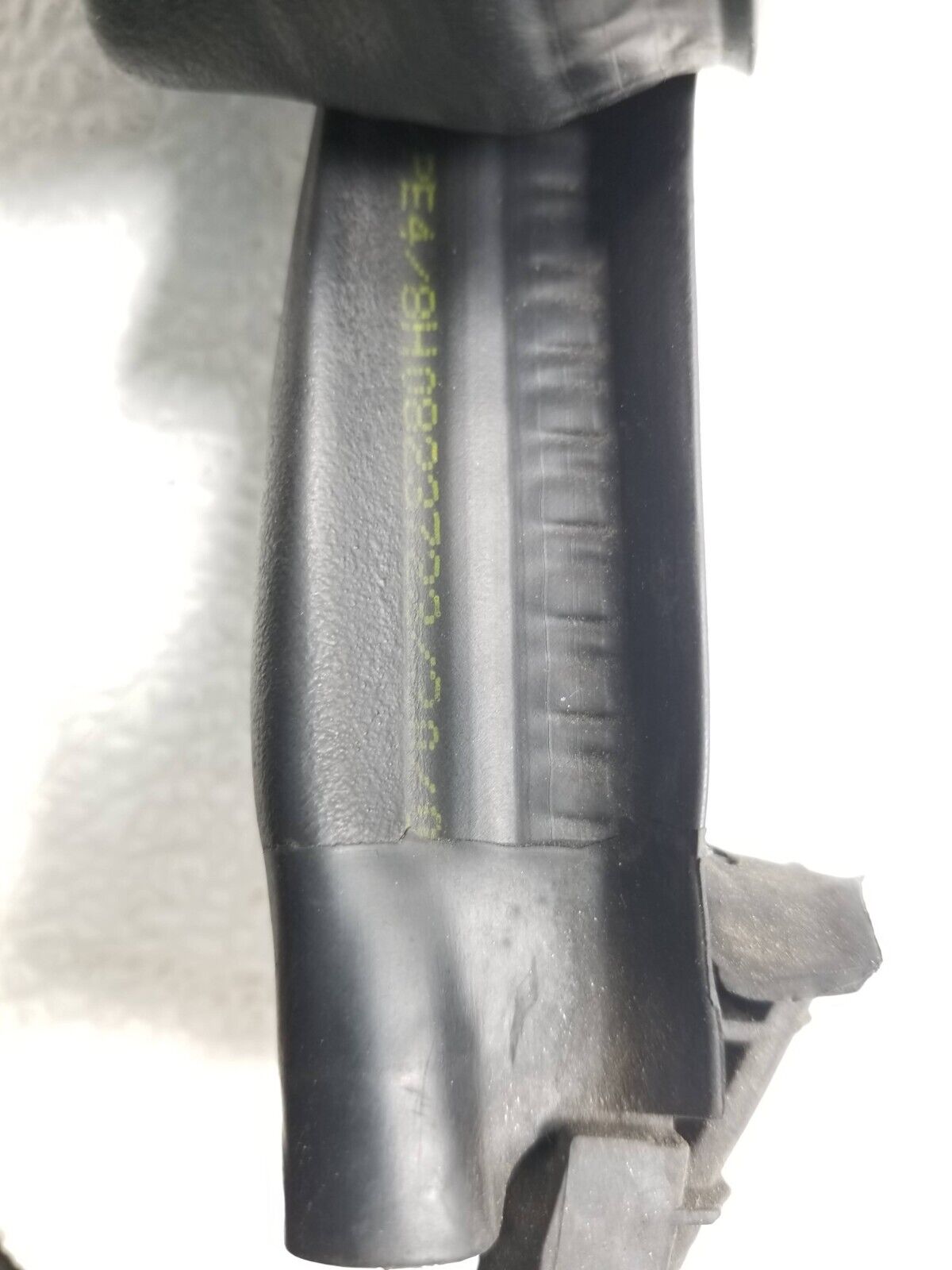 04 05 06 Audi A4 B6 Hood Rear Weatherstrip Seal 8h0823723 OEM