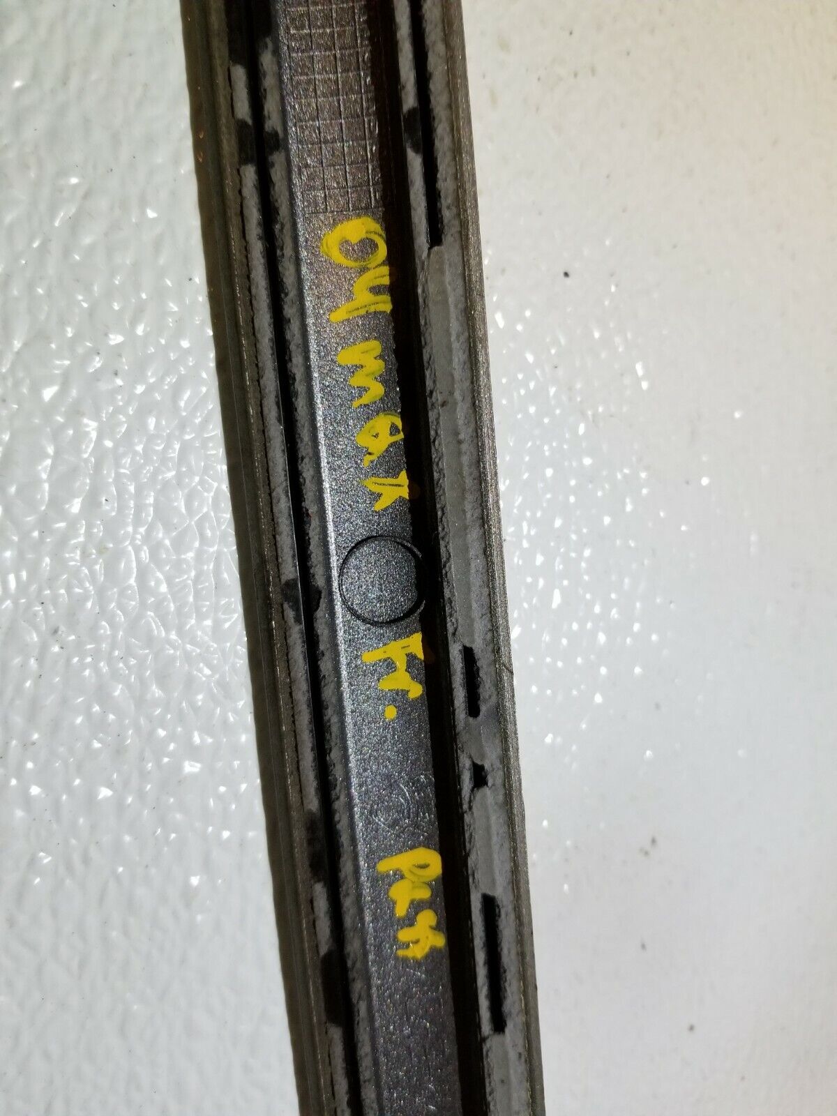 04 05 06 Nissan Maxima Door Trim Molding Front Right Passenger OEM