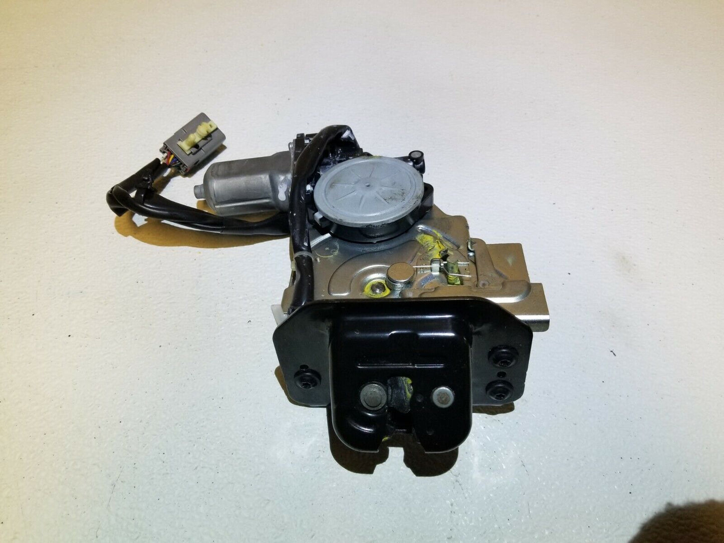 10 11 12 Lincoln MKT Trunk Lock Latch Actuator OEM