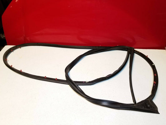 12 13 14 15 16 17 Chrysler 300 Rear Right Passenger Door Weatherstrip Seal OEM