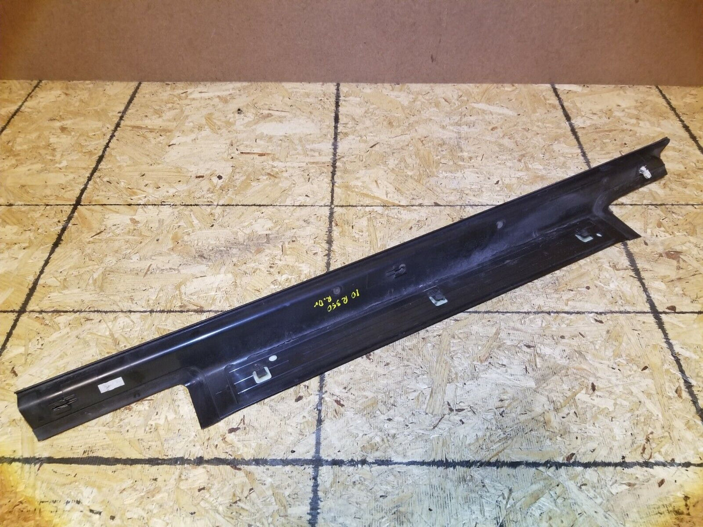 07 08 09 10 Mercedes R350 Rear Left Driver Door Sill Scuff Trim OEM