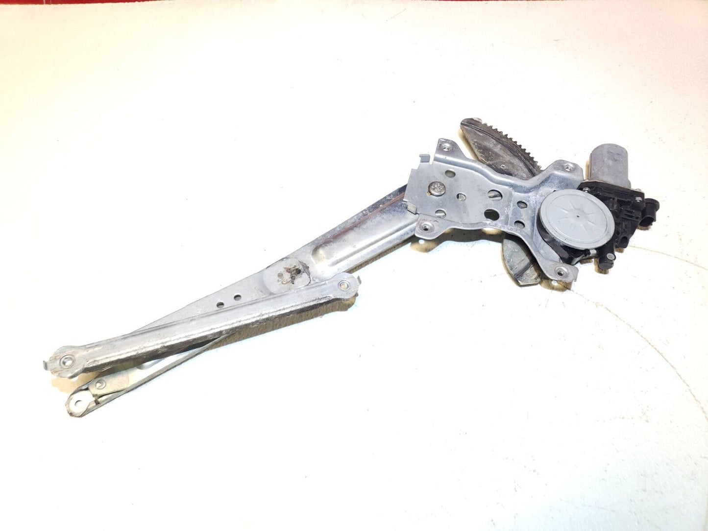 2007 - 2013 Suzuki SX4 Frotn Door Window Regulator Motor Left Driver Side OEM