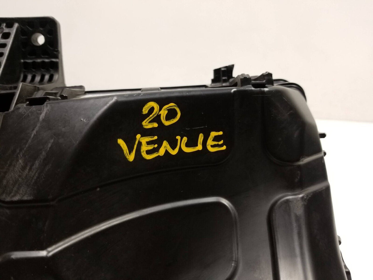 20 21 22 Hyundai Venue Fuse Box Only 91270-k2020 Oem. For Parts