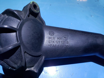 06 07 08 09 Volkswagen Golf Rabbit 2.5l Thermostat Housing 07k121121b OEM