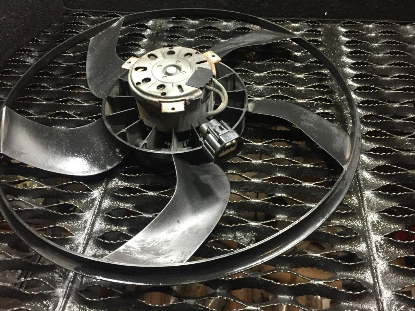 09 10 11 12 Lincoln MKS 3.7l Cooling Fan Assembly W/ Motor OEM D40