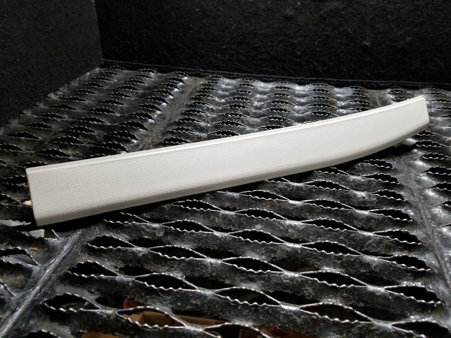 05 06 07 Dodge Magnum Dash Right Passenger Trim Strip Bezel OEM