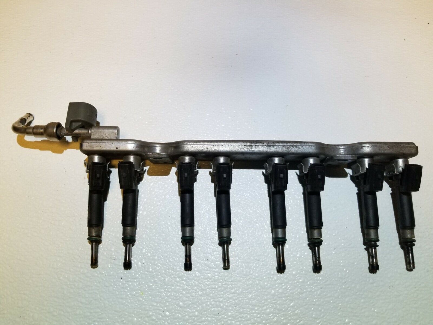 15 16 17 Nissan Versa 1.6l Fuel Rail W/ Injectors OEM