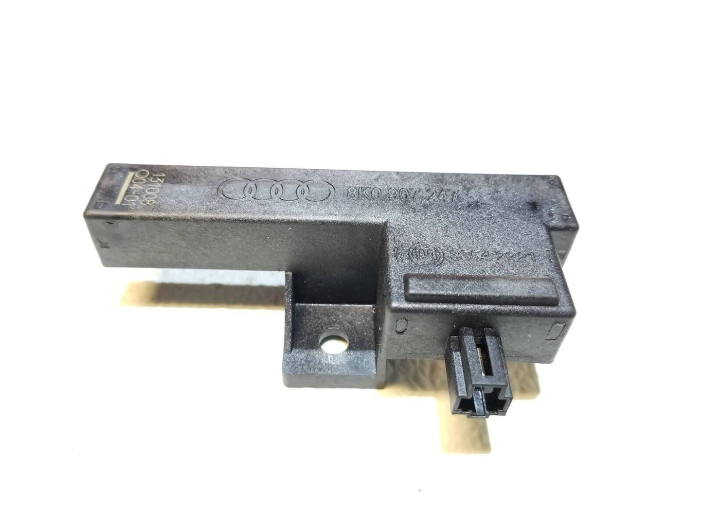 12 13 14 15 Audi A6  Keyless Entry Antenna 8k0907247   OEM