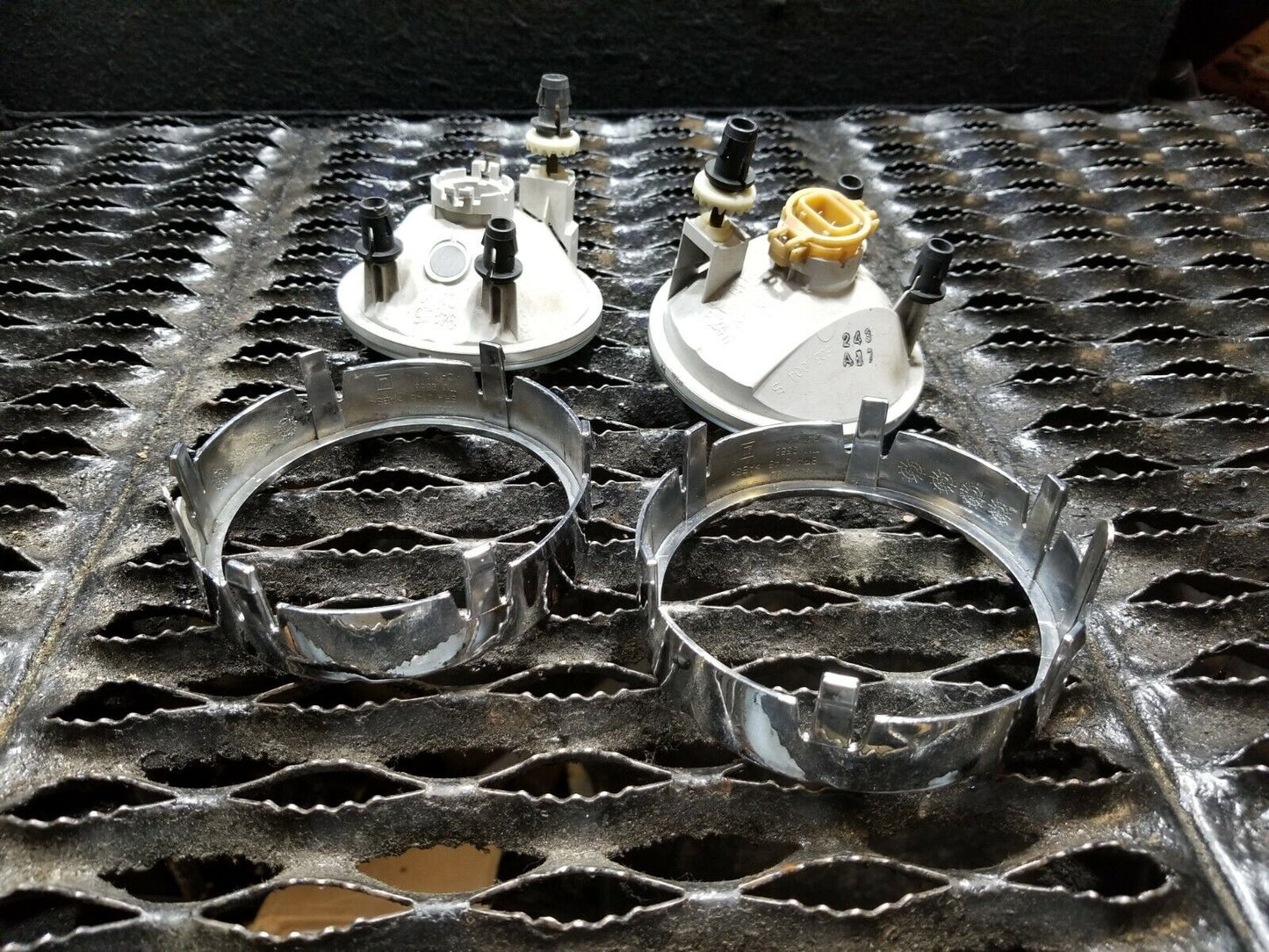 07 08 09 10 11 12 GMC Acadia Front Left & Right Bumper Fog Light Lamp (pair) OEM