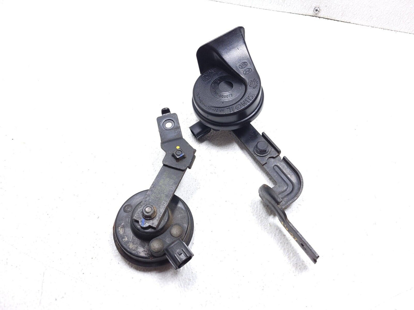 14 15 16 17 Hyundai Elantra Gt Horn Signal Pair OEM