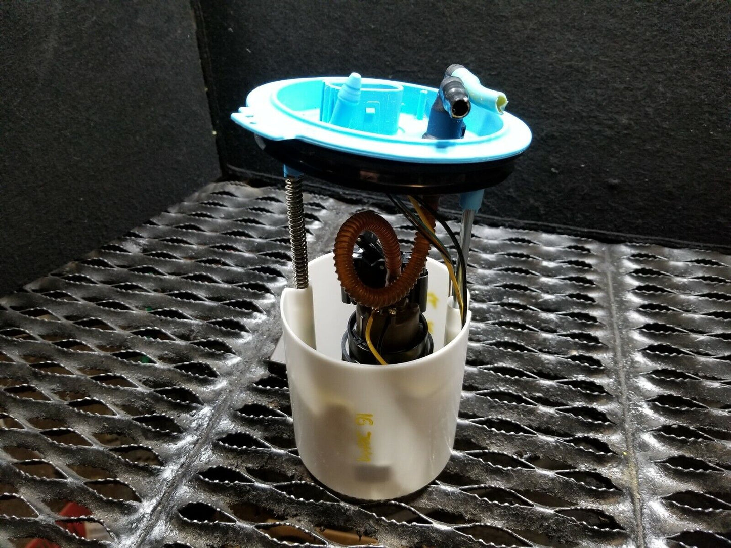 15 16 17 18 VW Jetta Fuel Pump OEM 30k