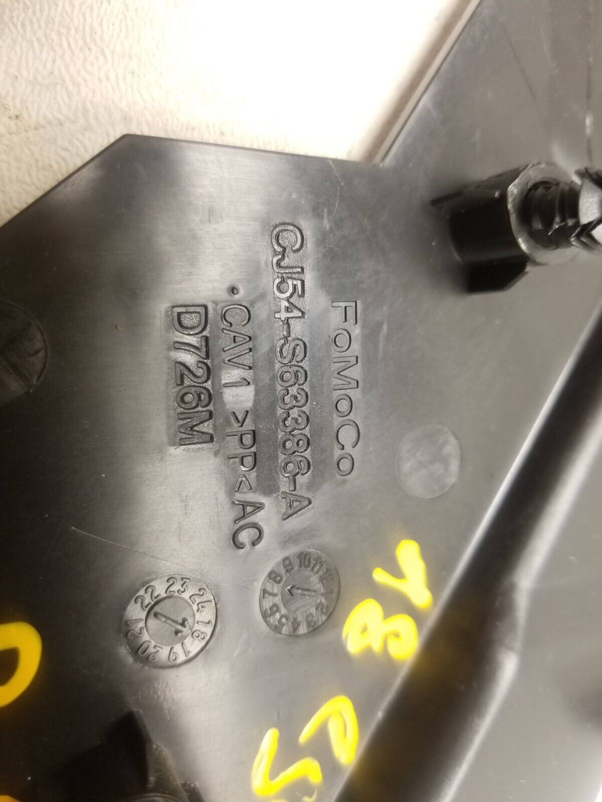 17 18 19 Ford Escape Rear Seat Cover Trim Plastic Headrest Guide Sleeve OEM