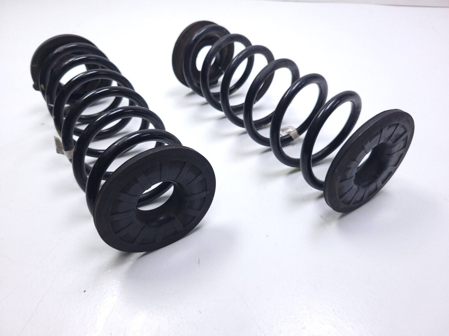 18-21 Hyundai Kona Rear Coil Spring Left & Right OEM