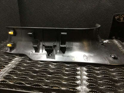 15 16 17 Jeep Renegade Front Right Passenger Side Scuff Plate Trim OEM 7k Miles