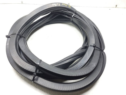 14 15 16 17 18 Jeep Cherokee Door Weatherstrip Seal Front Right Pass Side OEM