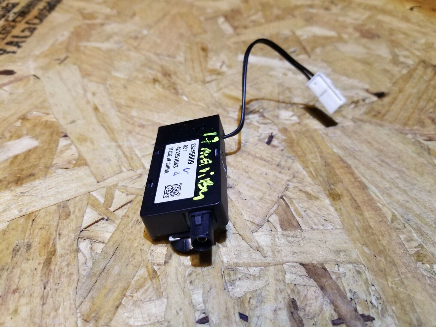 16 17 18 19 Chevrolet Malibu Radio Antenna Amplifier 23255609 OEM 3k