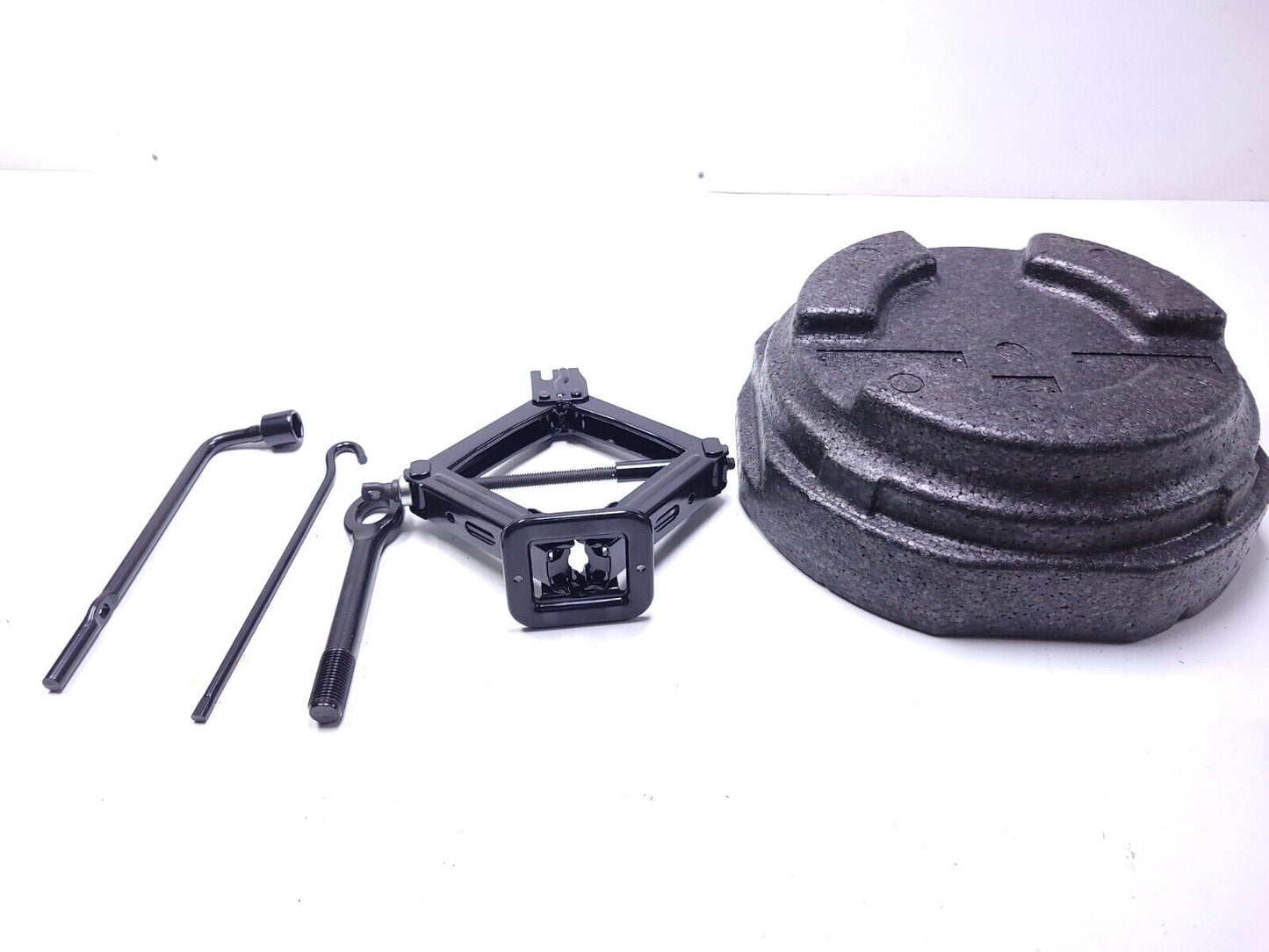 20 21 22 Hyundai Venue Spare Tire Jack & Tool Kit W/ Storage Foam OEM
