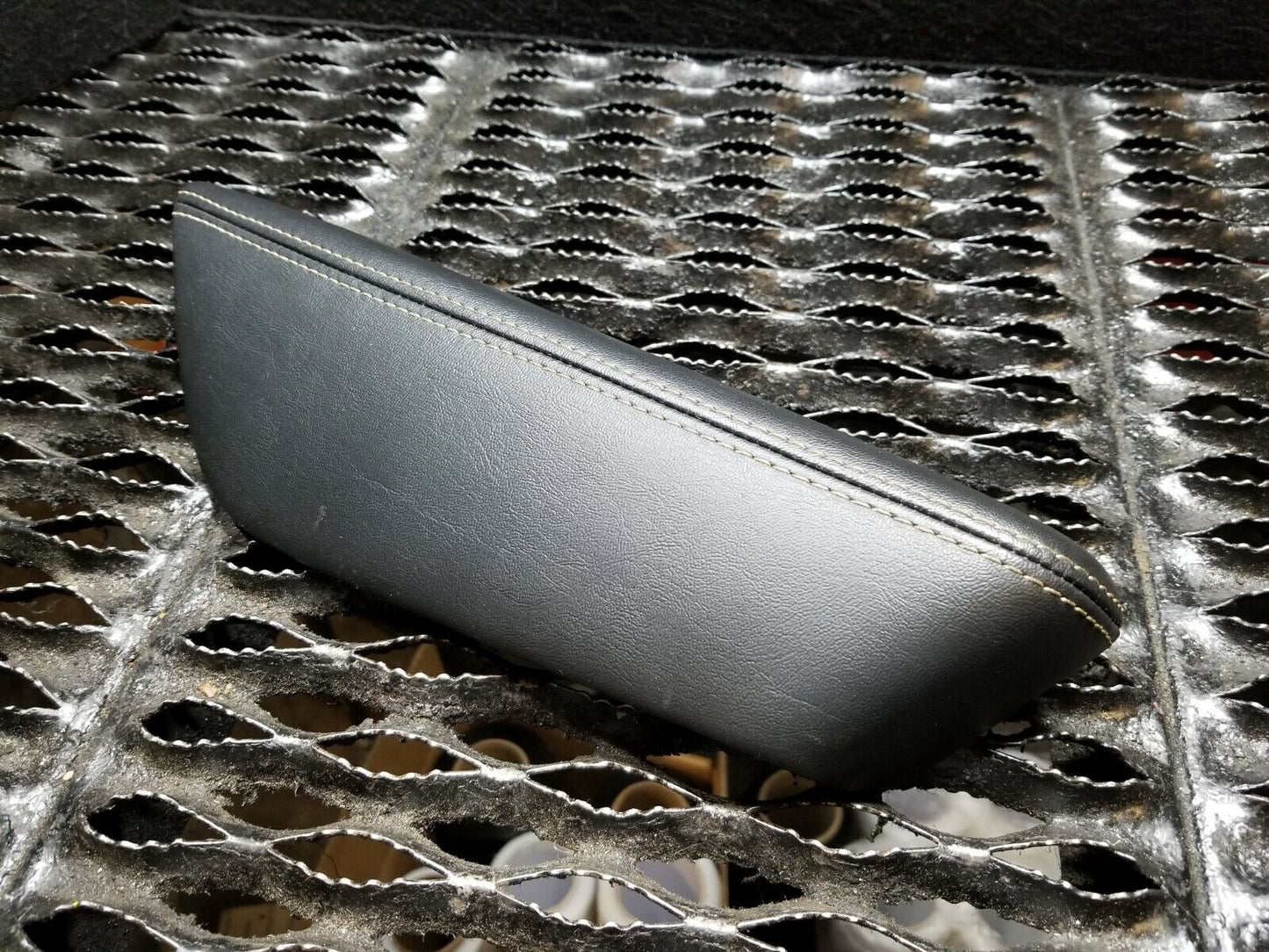 14 15 16 17 Jeep Cherokee Rear Door Interior Pull Handle Trim Pass Side Rh OEM