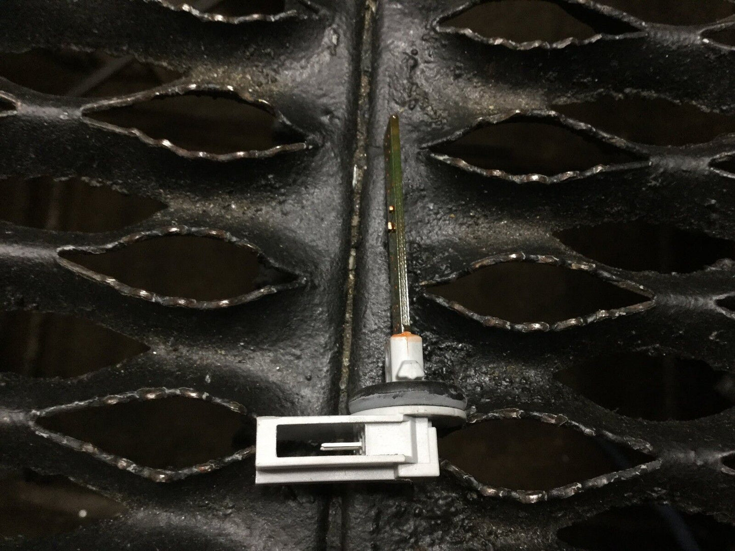 04 05 06 07 08 Audi A4 Air Climate Temperature Sensor OEM