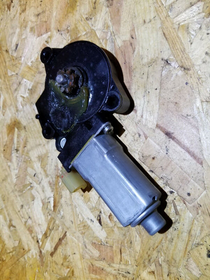 07 08 09 Hyundai Tucson Front Right Passenger Door Window Motor OEM 89k