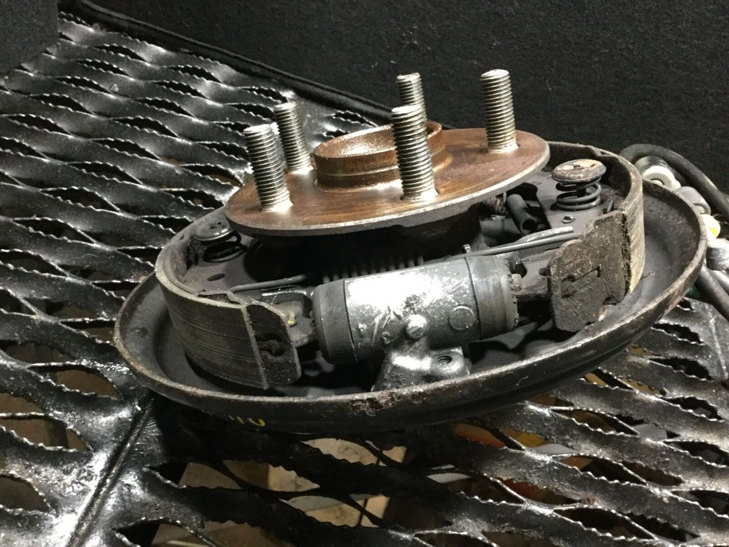 04 05 06 07 08 09 Toyota Prius Rear Left Driver Side Spindle Knuckle Hub OEM