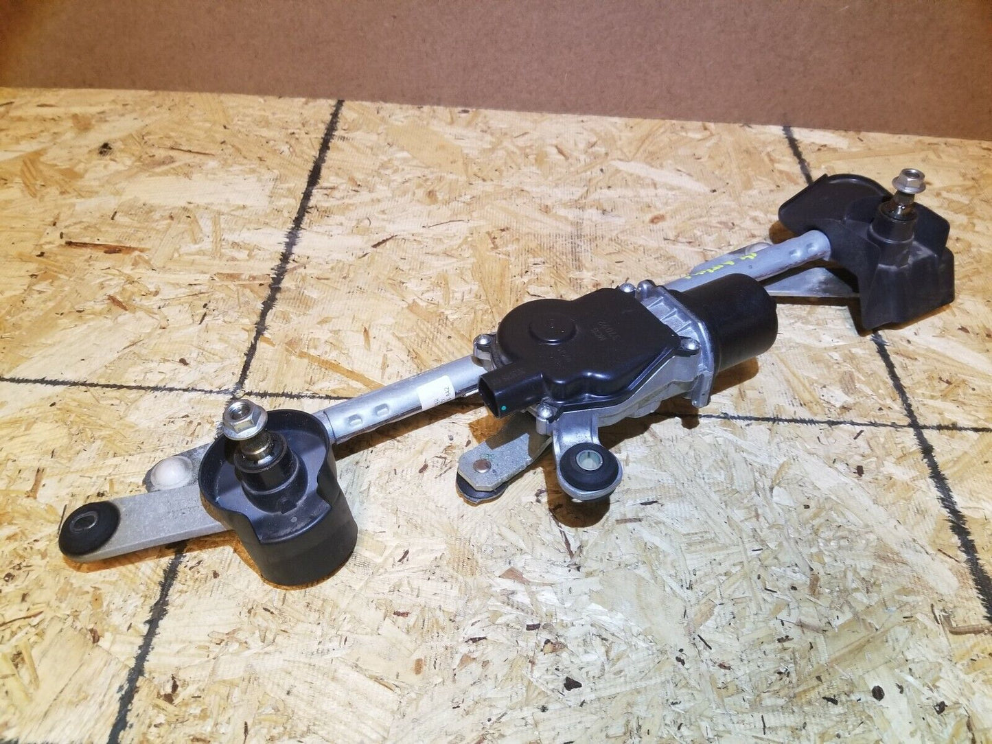 13 14 15 Nissan Altima Windshield Wiper Motor W/ Linkage OEM 57k