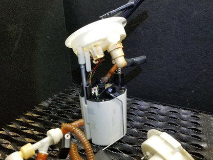 11 12 13 BMW 128i E82 Fuel Pump & Sender Unit OEM